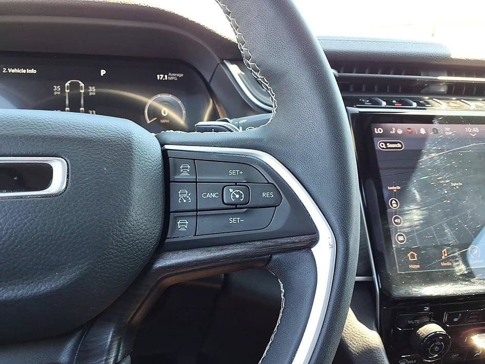 Used 2023 Jeep Grand Cherokee L Limited w/ Luxury Tech Group II AWD/4WD image 28