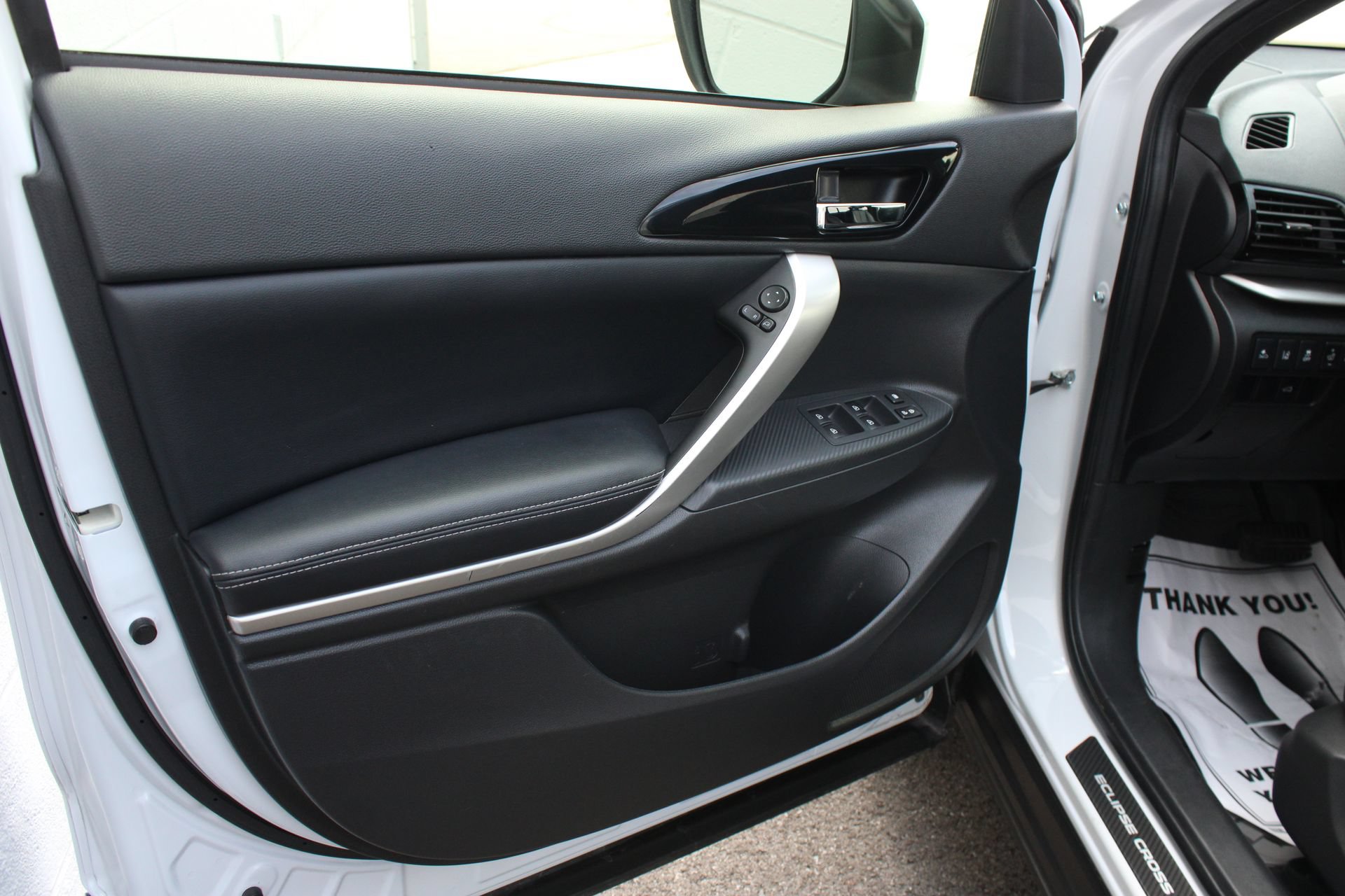 Used 2024 Mitsubishi Eclipse Cross SEL AWD/4WD image 12