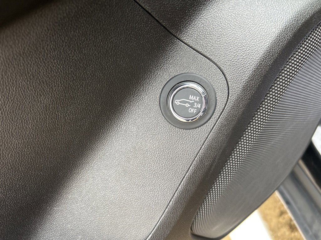 Used 2023 GMC Acadia SLE w/ Driver Convenience Package image 21