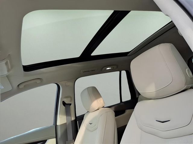 Used 2025 Cadillac XT6 Premium Luxury w/ LPO, Floor Liner Package image 16