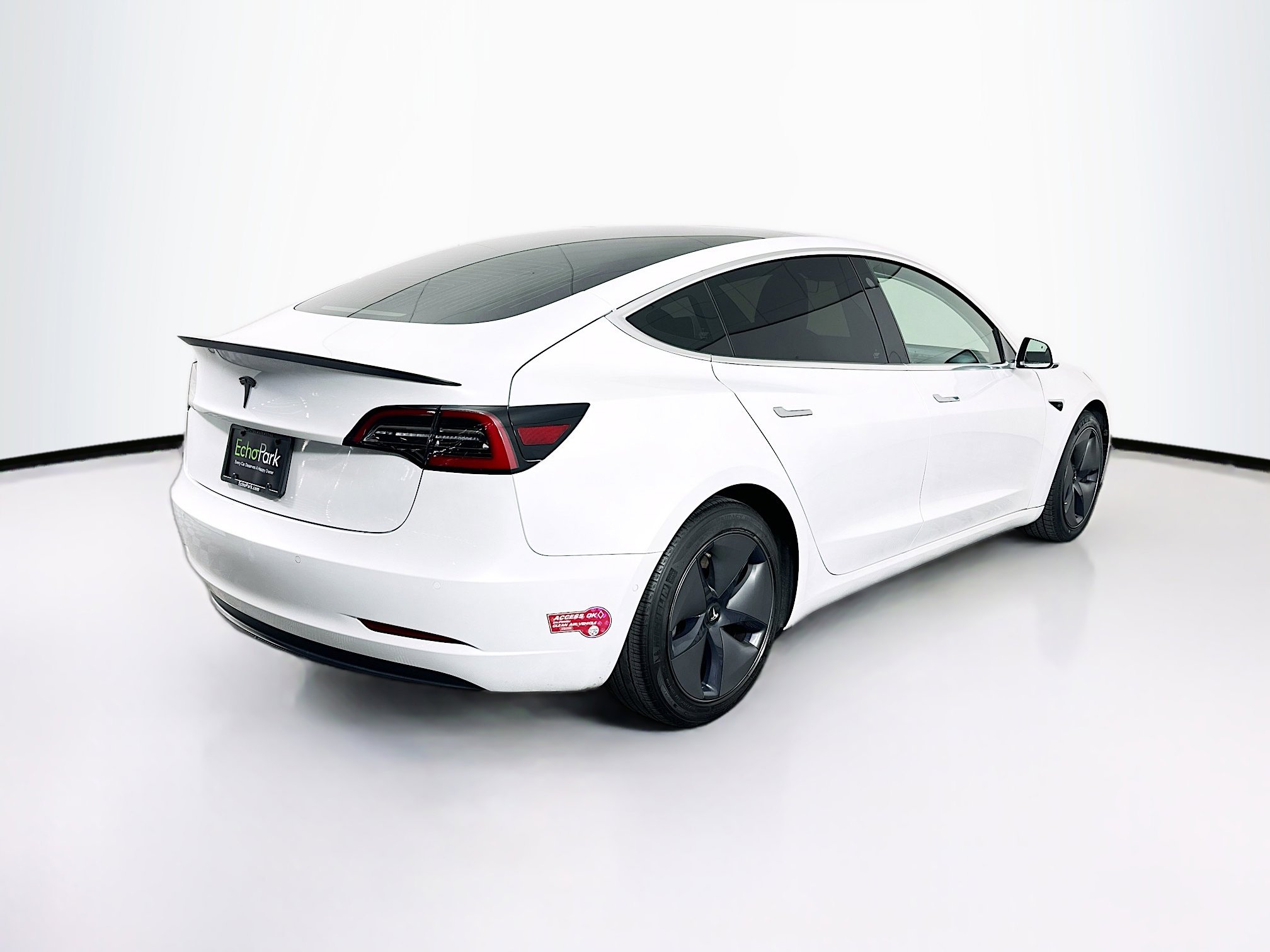 Used 2020 Tesla Model 3 Standard Range Plus RWD image 9