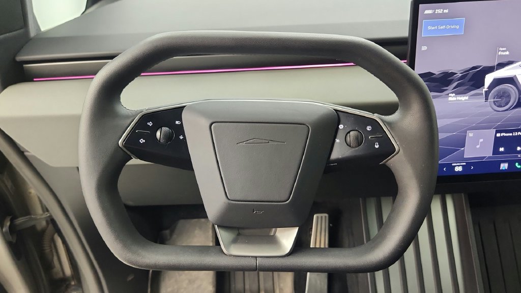 Used 2024 Tesla Cybertruck AWD Crew Cab image 15