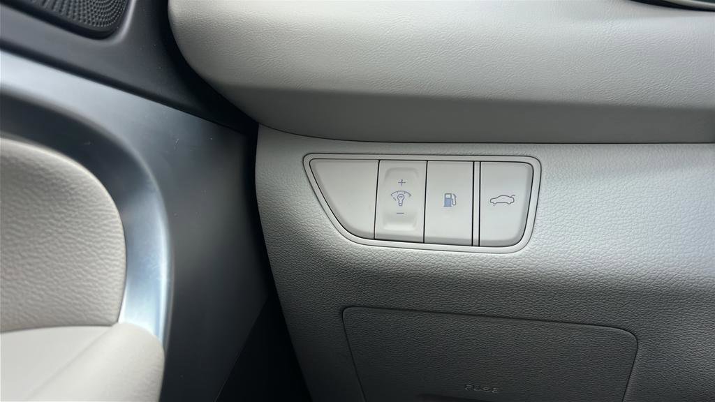 Used 2025 Genesis G70 2.5T image 29