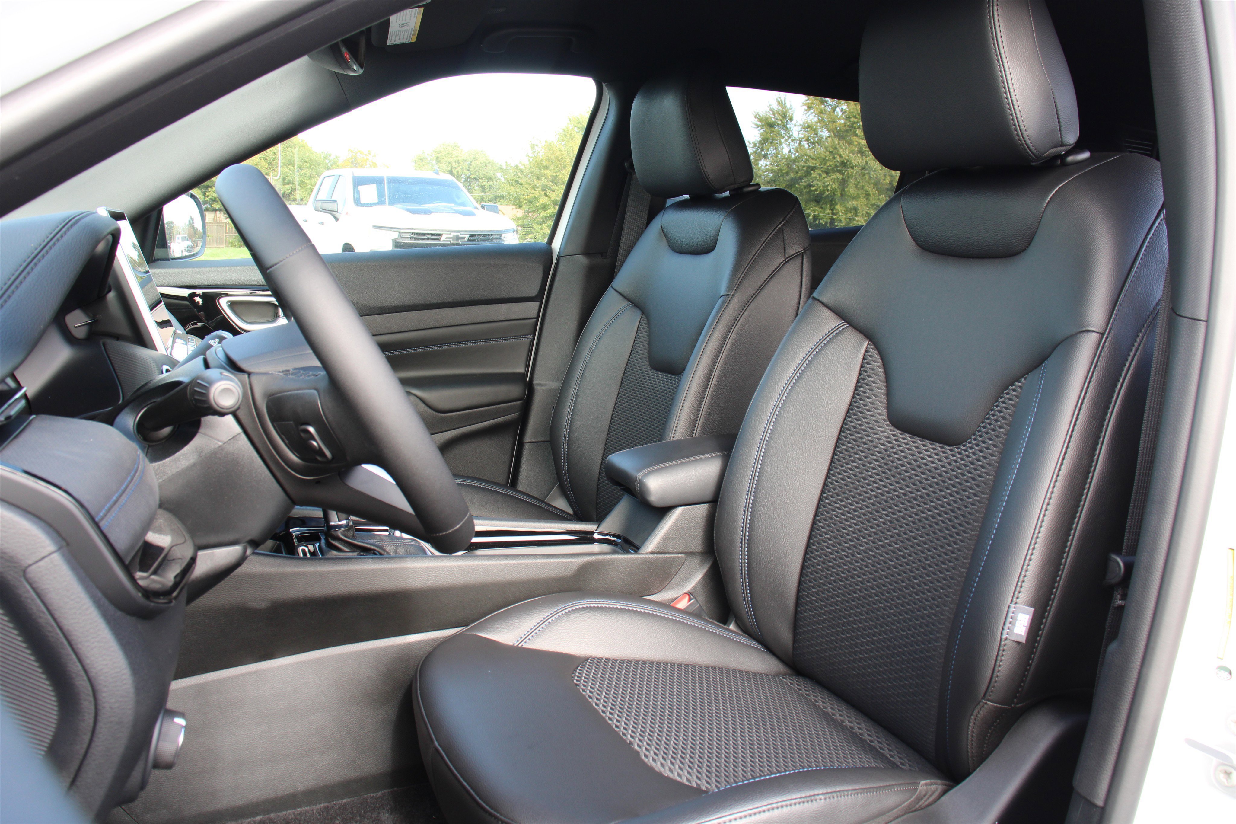 New 2026 Jeep Compass Latitude w/ Quick Order Package 29K image 5