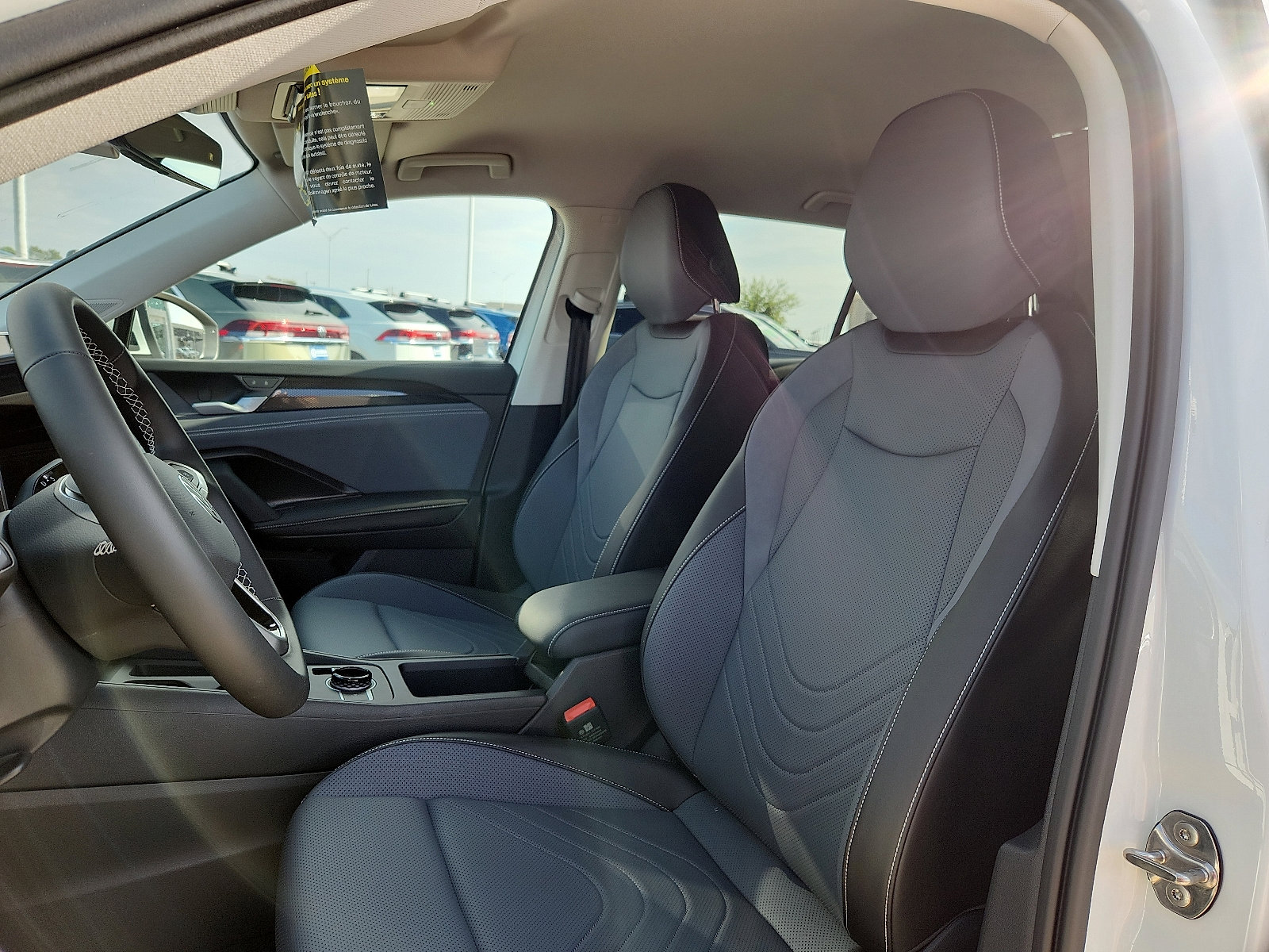 New 2025 Volkswagen Tiguan SE image 12