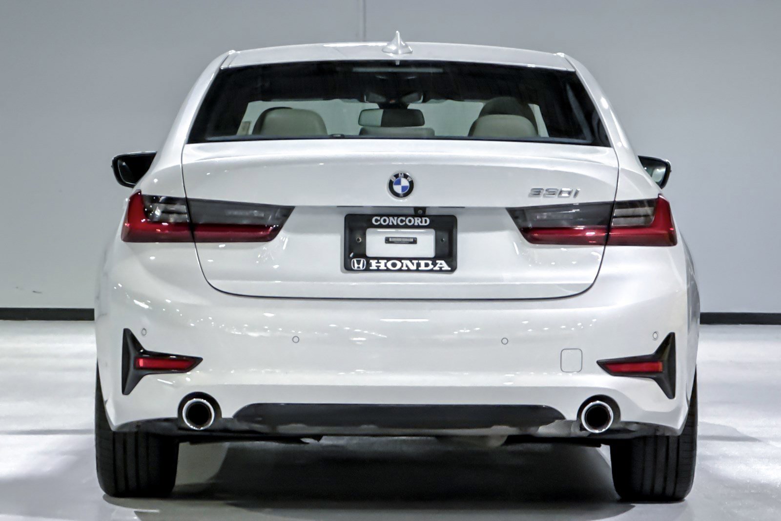 Used 2021 BMW 330i Sedan w/ Premium Package RWD image 10