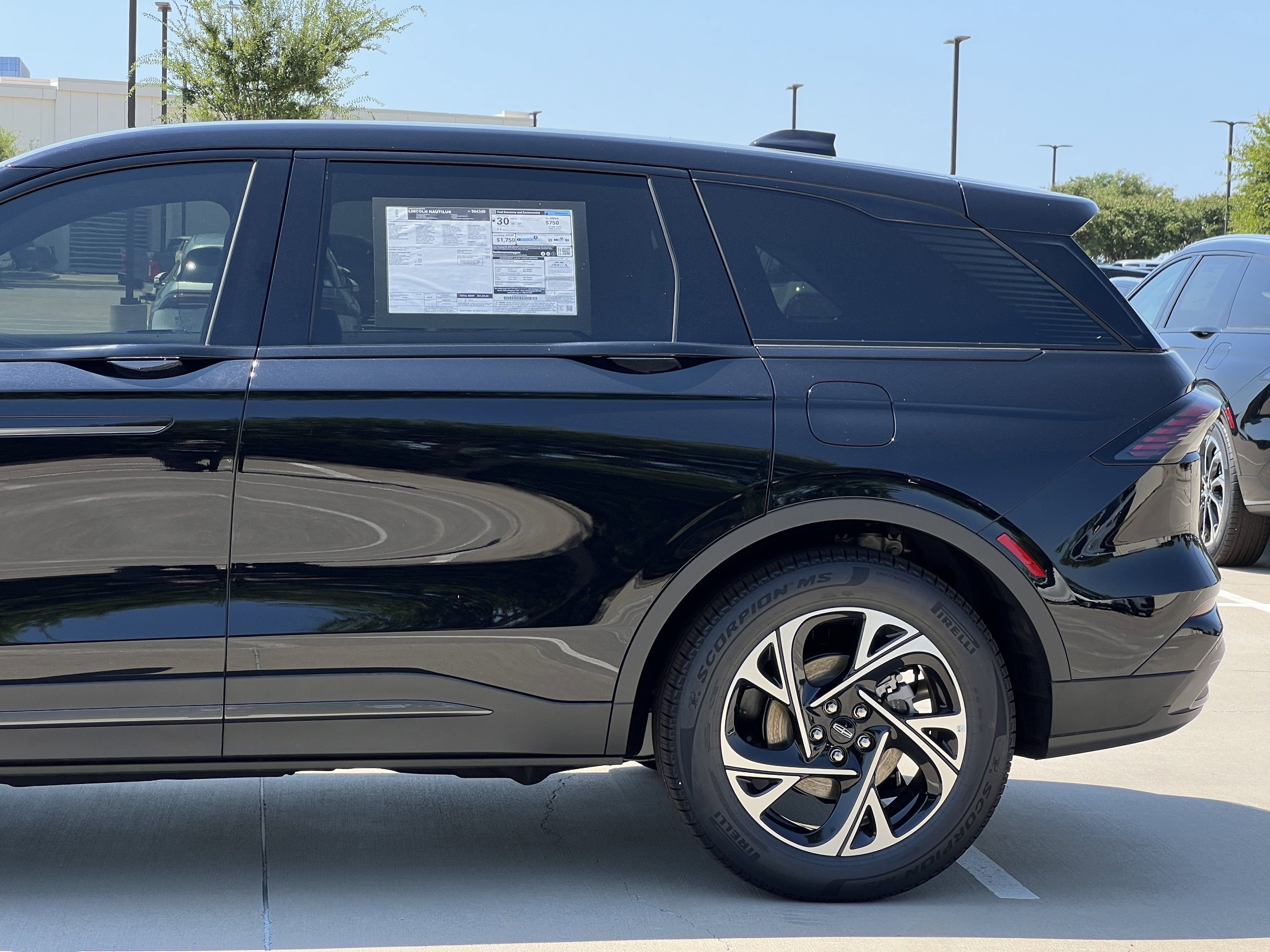 New 2025 Lincoln Nautilus Premier w/ Jet Appearance Package image 6