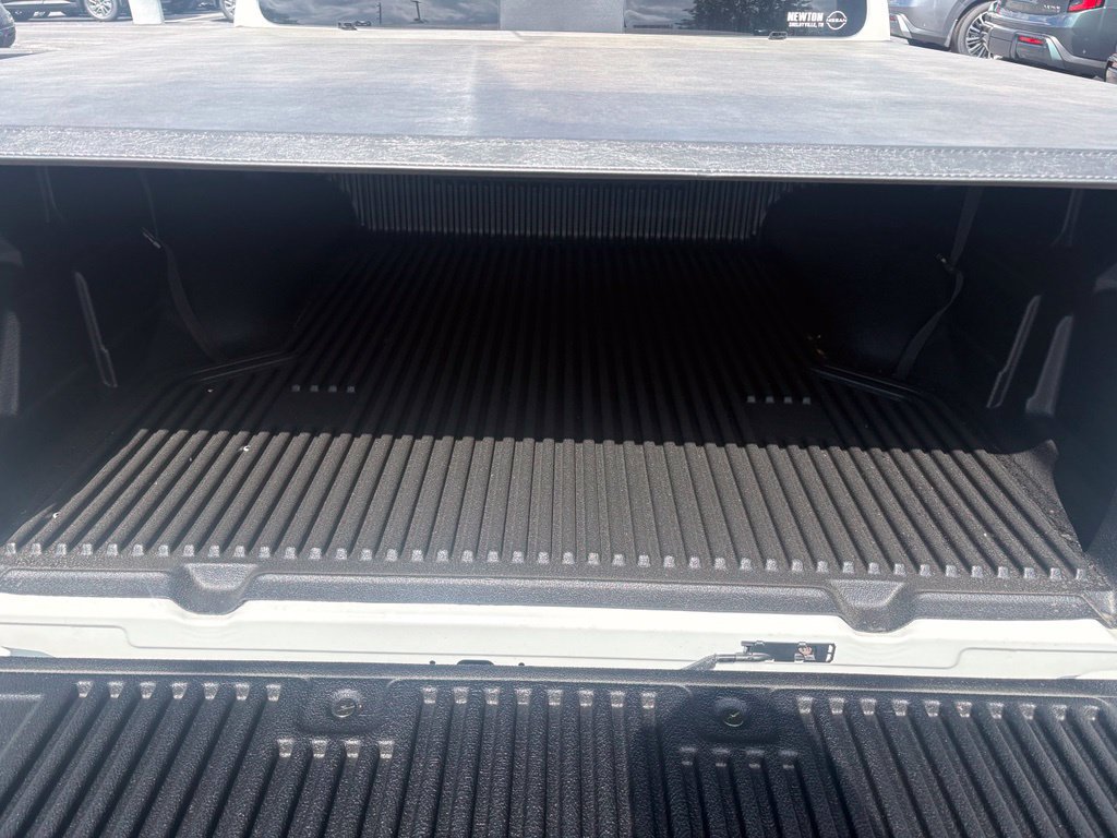 New 2026 Nissan Frontier SV w/ Tow Package AWD/4WD image 16