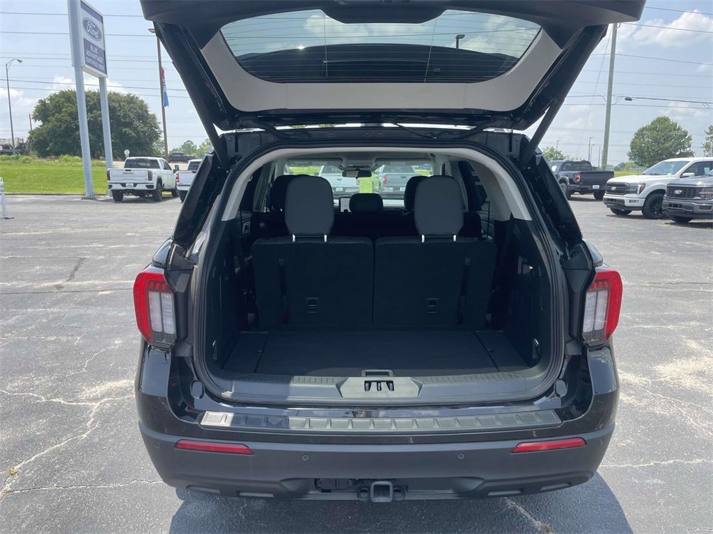New 2025 Ford Explorer Active image 10