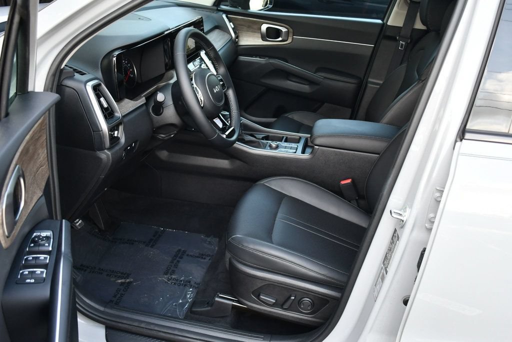 Used 2022 Kia Sorento S w/ Panoramic Sunroof Package AWD/4WD image 15