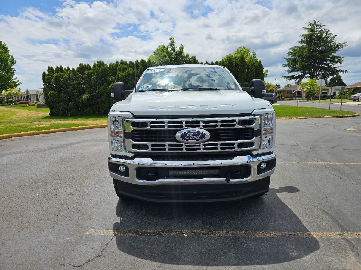 Used 2023 Ford F350 XLT w/ FX4 Off-Road Package image 3