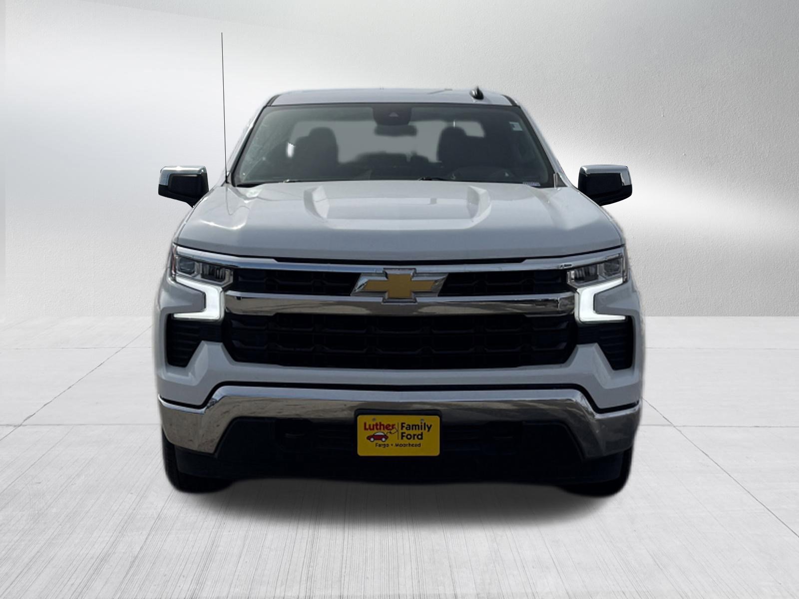Used 2025 Chevrolet Silverado 1500 LT AWD/4WD image 2