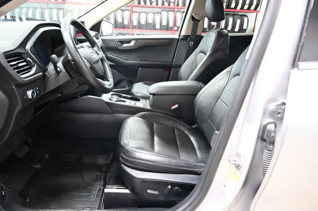 Used 2020 Ford Escape Titanium AWD/4WD image 10
