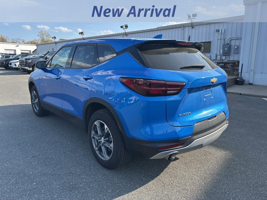 Used 2025 Chevrolet Blazer LT image 9
