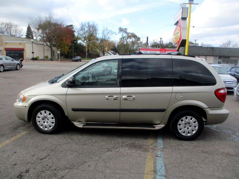 Used 2005 Chrysler Town & Country LX w/ Popular Equipment Group I image 4