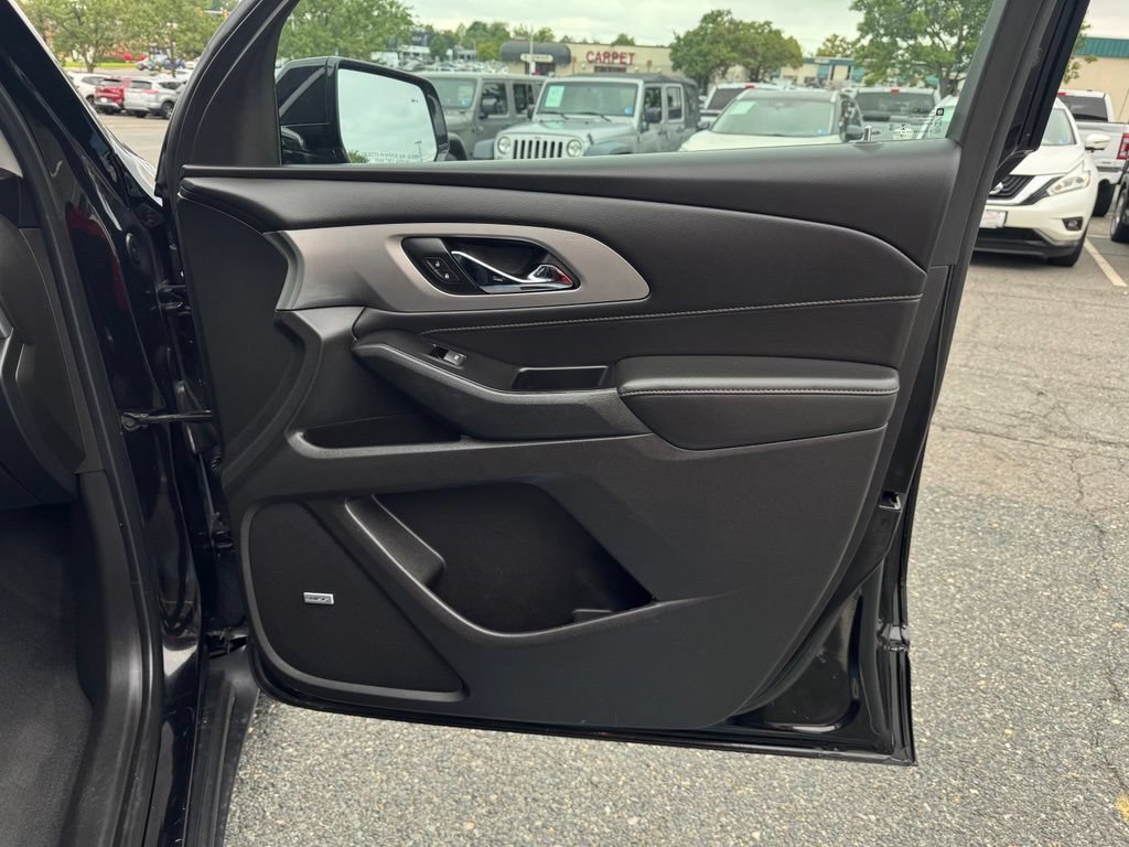 Used 2019 Chevrolet Traverse LT w/ LT Premium Package AWD/4WD image 22