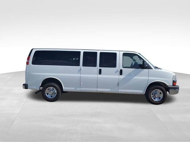 Used 2020 Chevrolet Express 3500 LT w/ LT Preferred Equipment Group RWD image 3