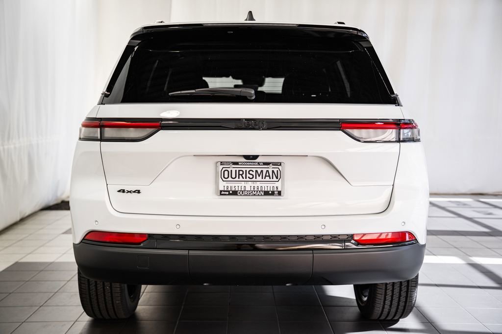 New 2025 Jeep Grand Cherokee Altitude image 5