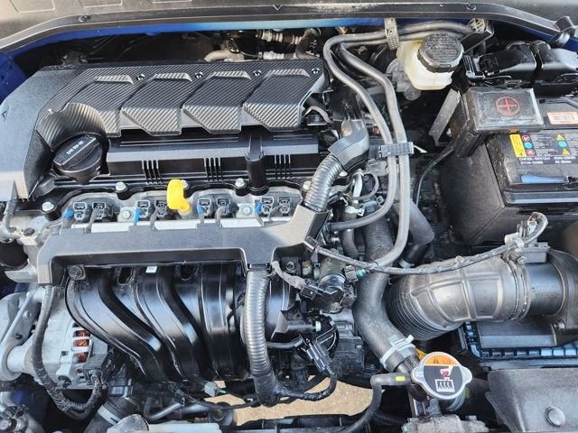 Used 2025 Hyundai Venue SEL image 32