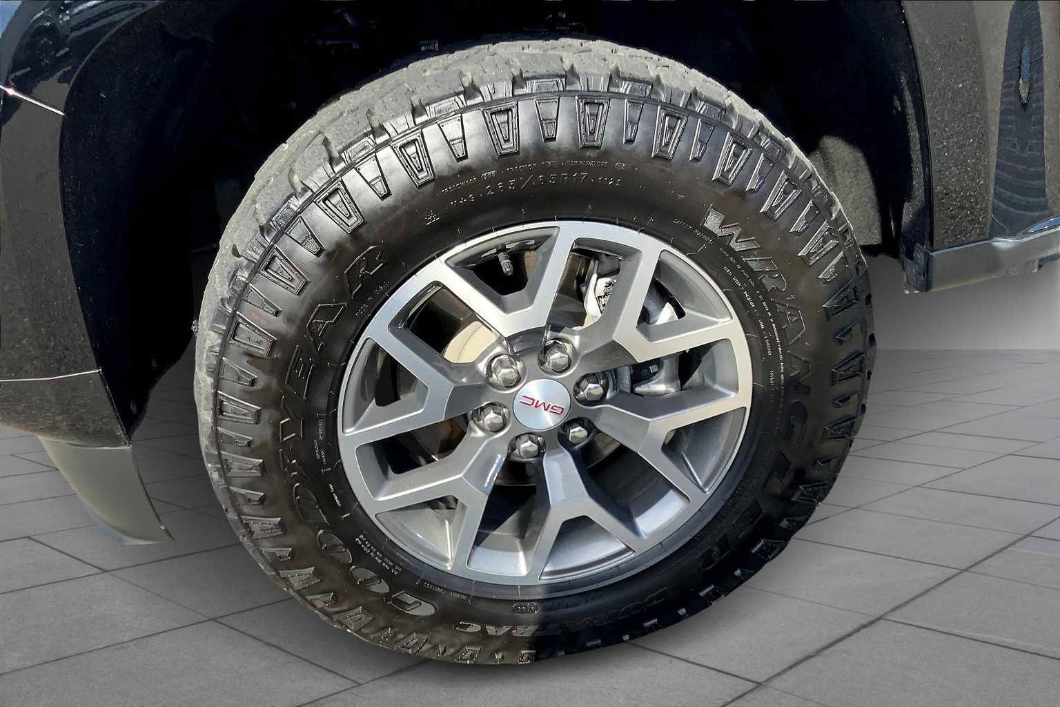 Certified 2022 GMC Canyon AT4 w/ Trailering Package image 10