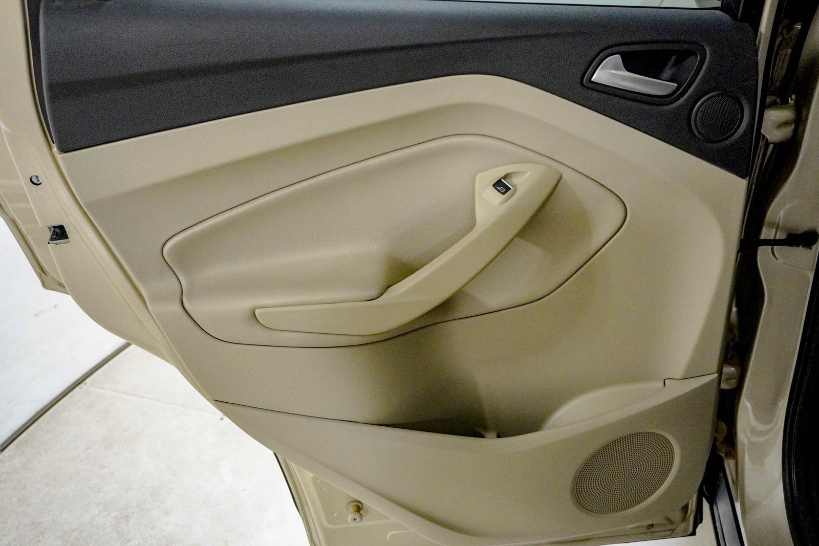 Used 2017 Ford Escape Titanium image 37