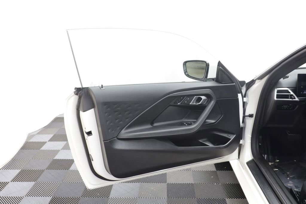Certified 2025 BMW 230i xDrive Coupe w/ Convenience Package image 5