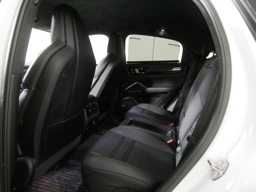 Used 2022 Porsche Cayenne Turbo GT image 11