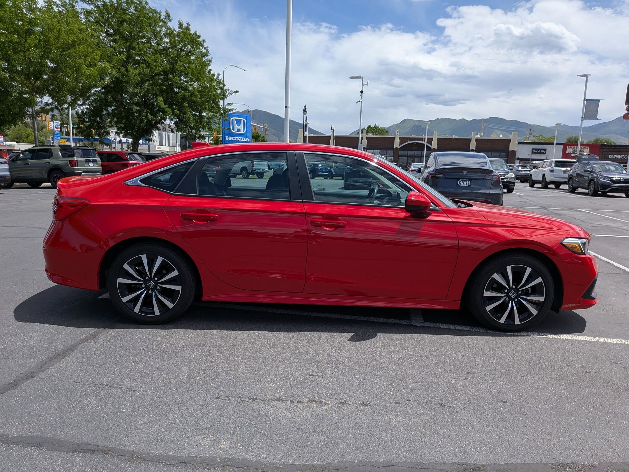 Used 2023 Honda Civic EX image 2