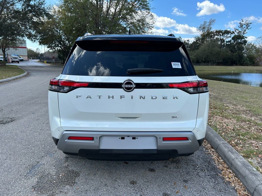 Used 2022 Nissan Pathfinder SL image 4