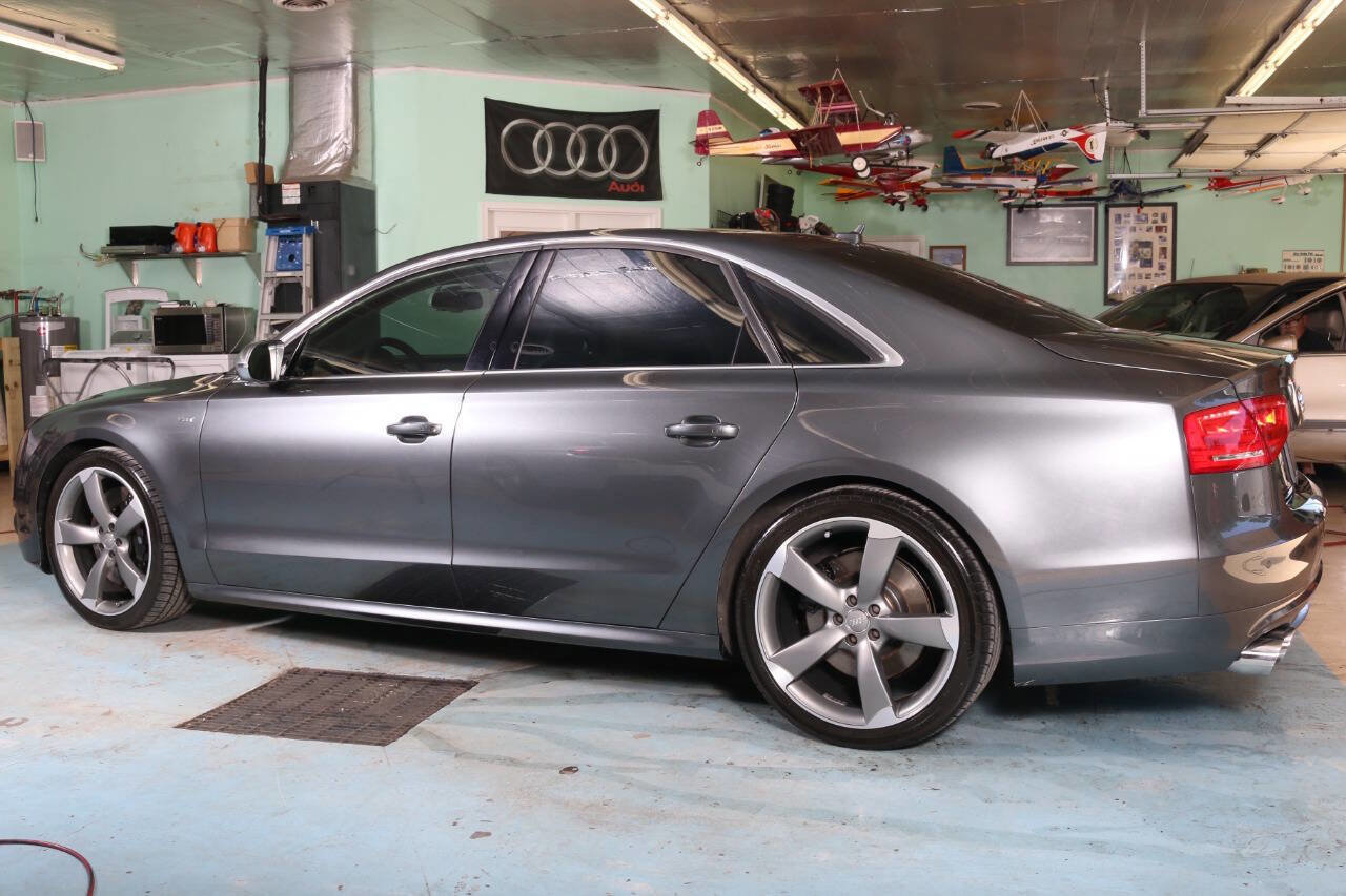 Used 2014 Audi S8 AWD/4WD image 40