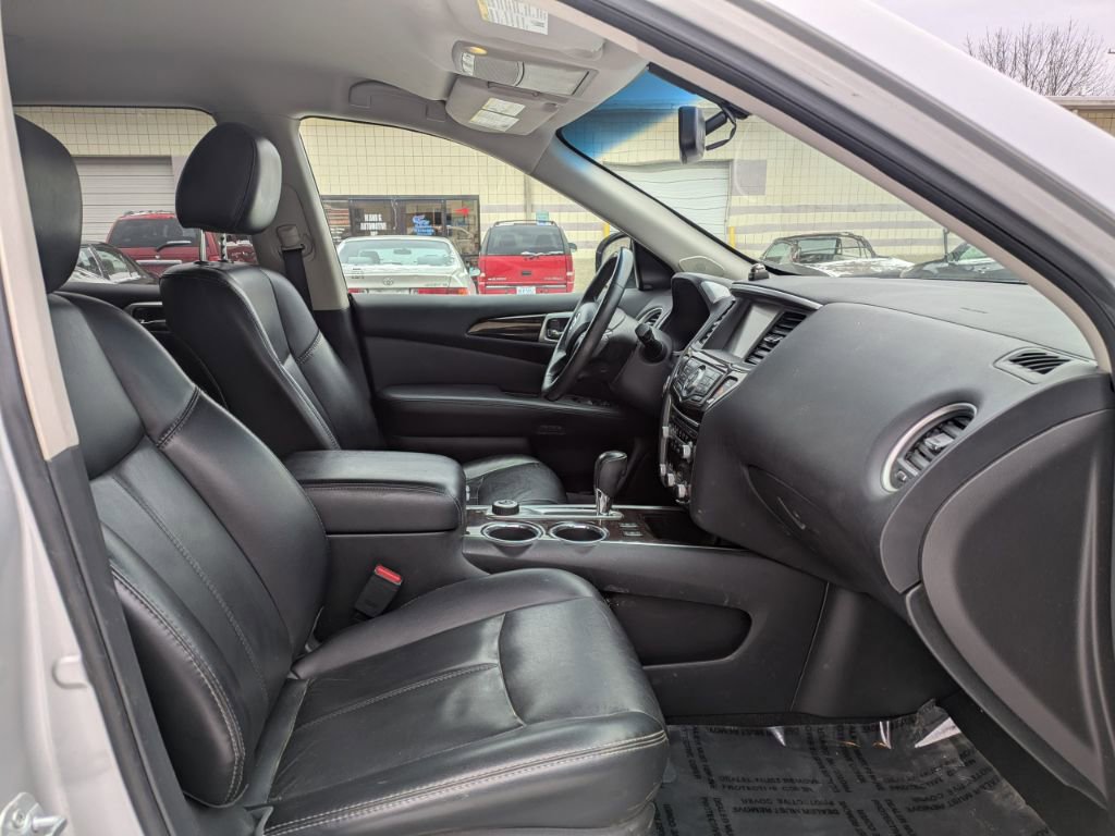 Used 2016 Nissan Pathfinder SL w/ SL Tech Package image 13