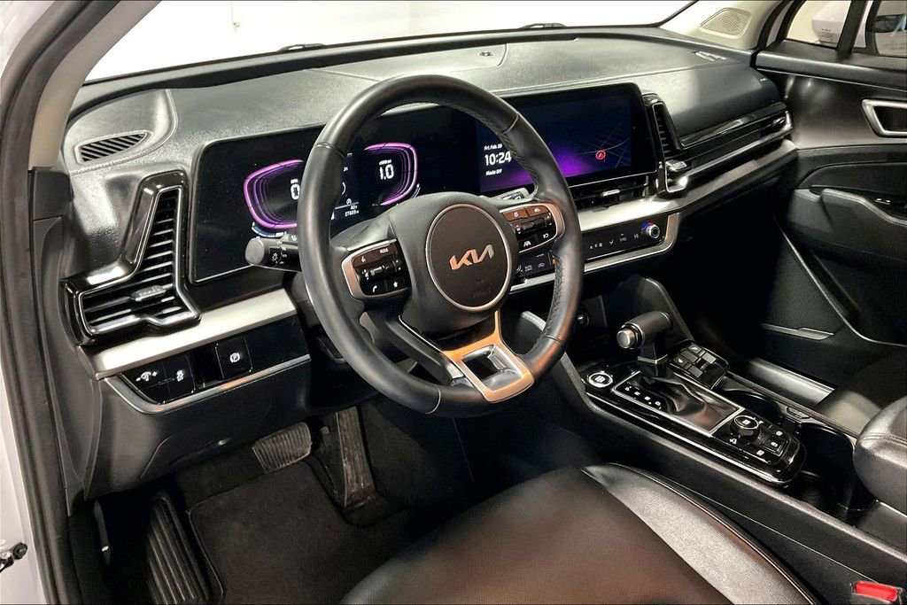 Used 2023 Kia Sportage EX image 16