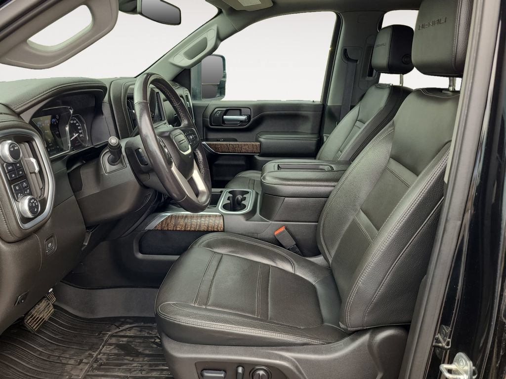 Used 2022 GMC Sierra 3500 Denali AWD/4WD image 9