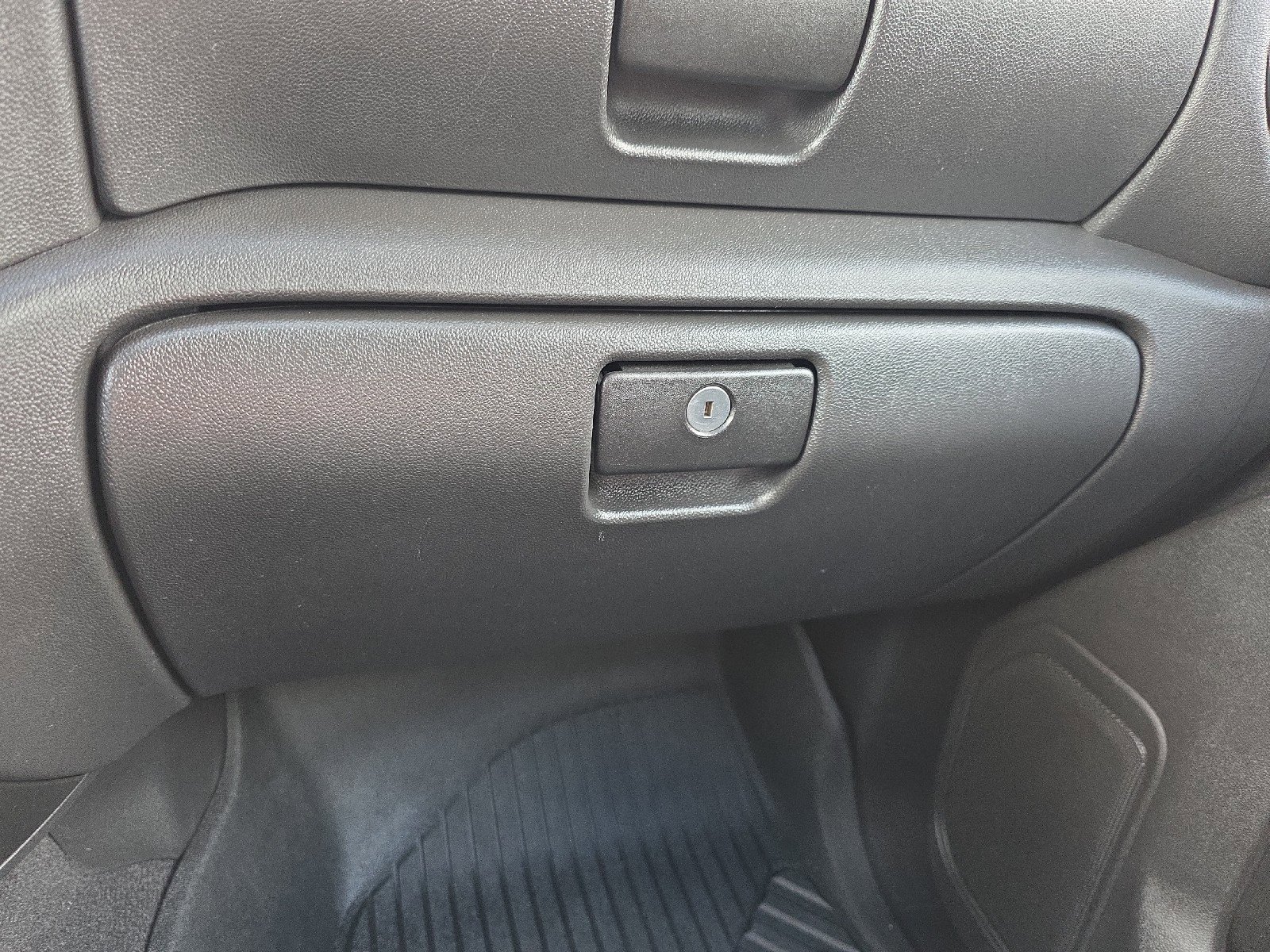 Used 2020 Chevrolet Silverado 1500 Custom image 36