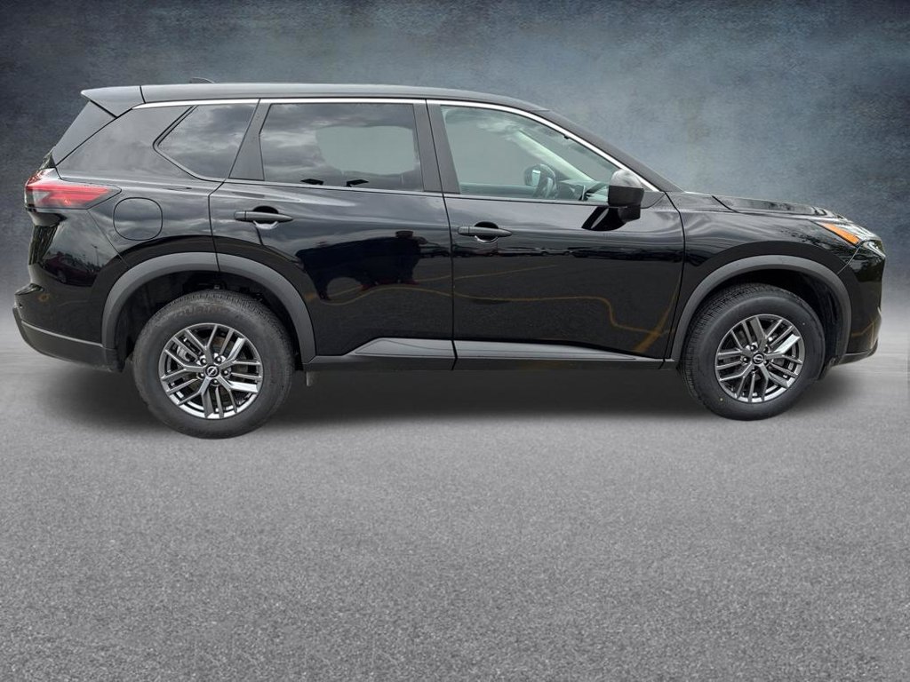 Used 2024 Nissan Rogue S AWD/4WD image 7