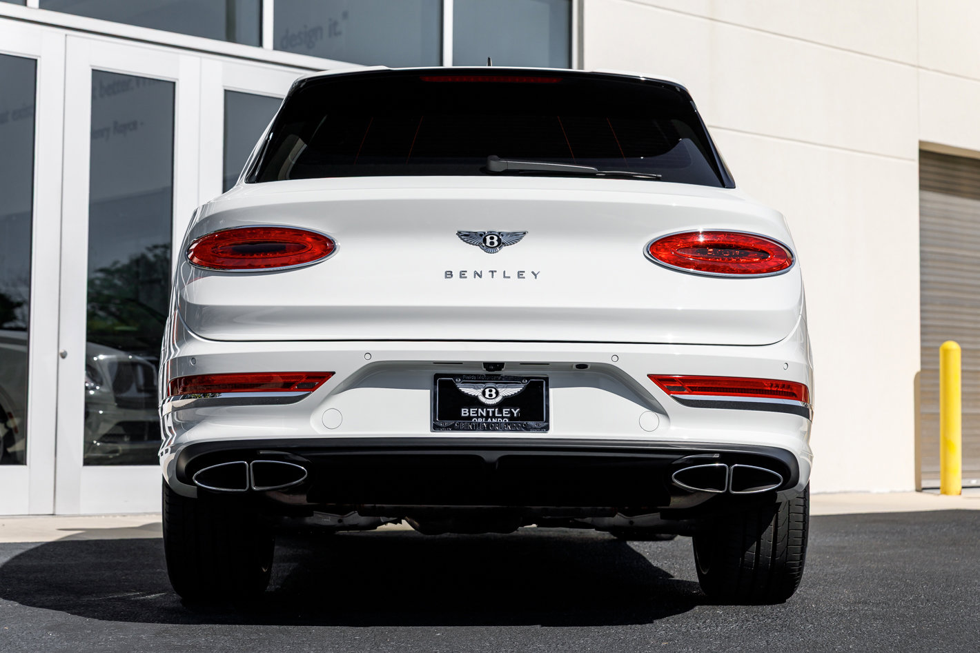 Used 2023 Bentley Bentayga AWD/4WD image 18