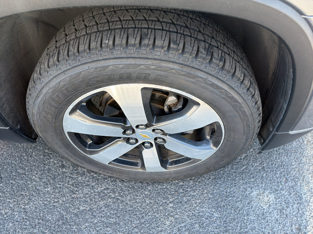 Used 2019 Chevrolet Traverse LT AWD/4WD image 2