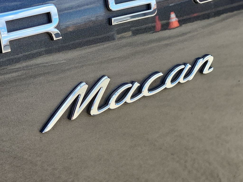 Used 2018 Porsche Macan Sport Edition image 32