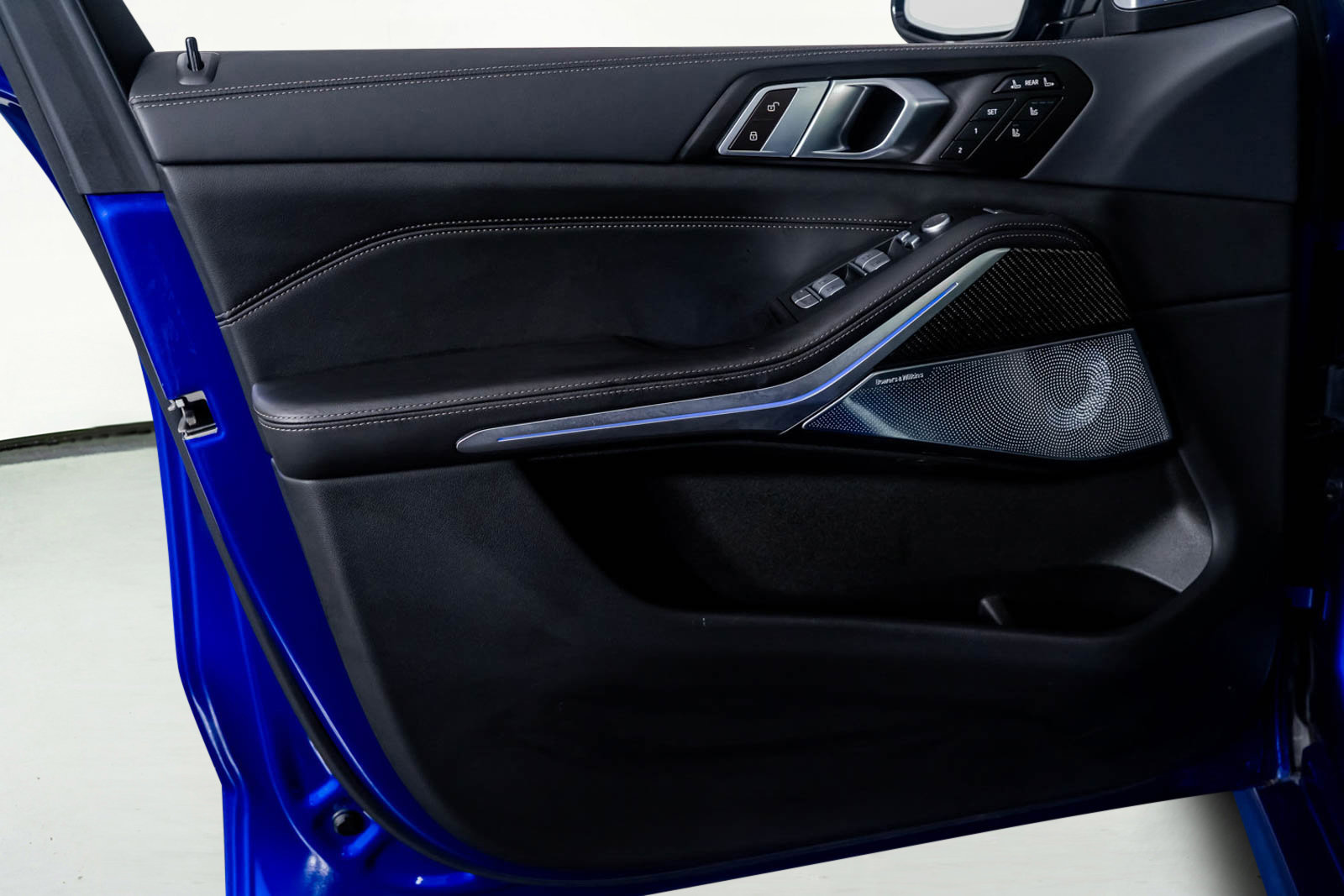 Used 2024 BMW X7 M60i w/ Premium Package image 53