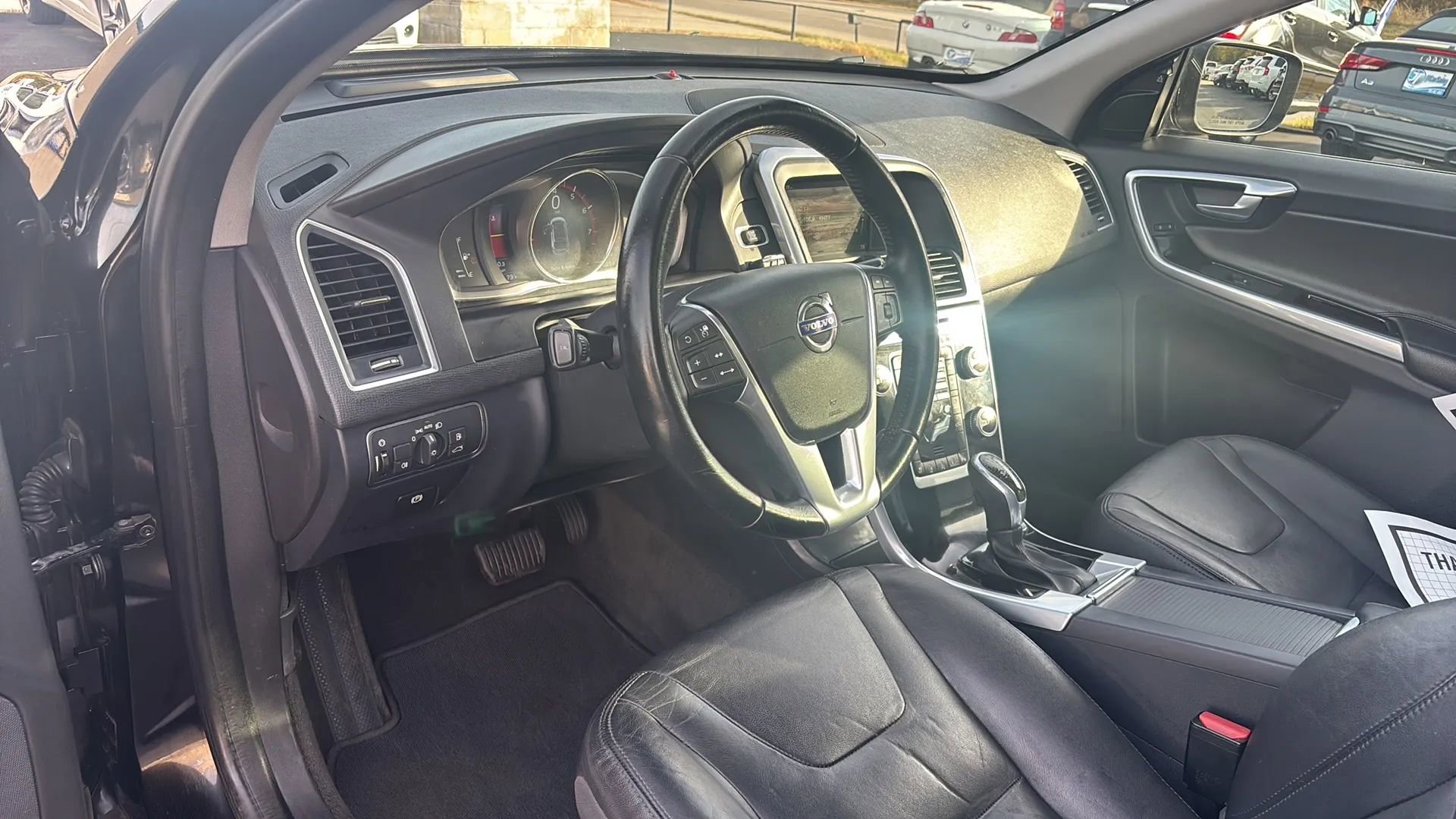 Used 2016 Volvo XC60 T6 Platinum image 24