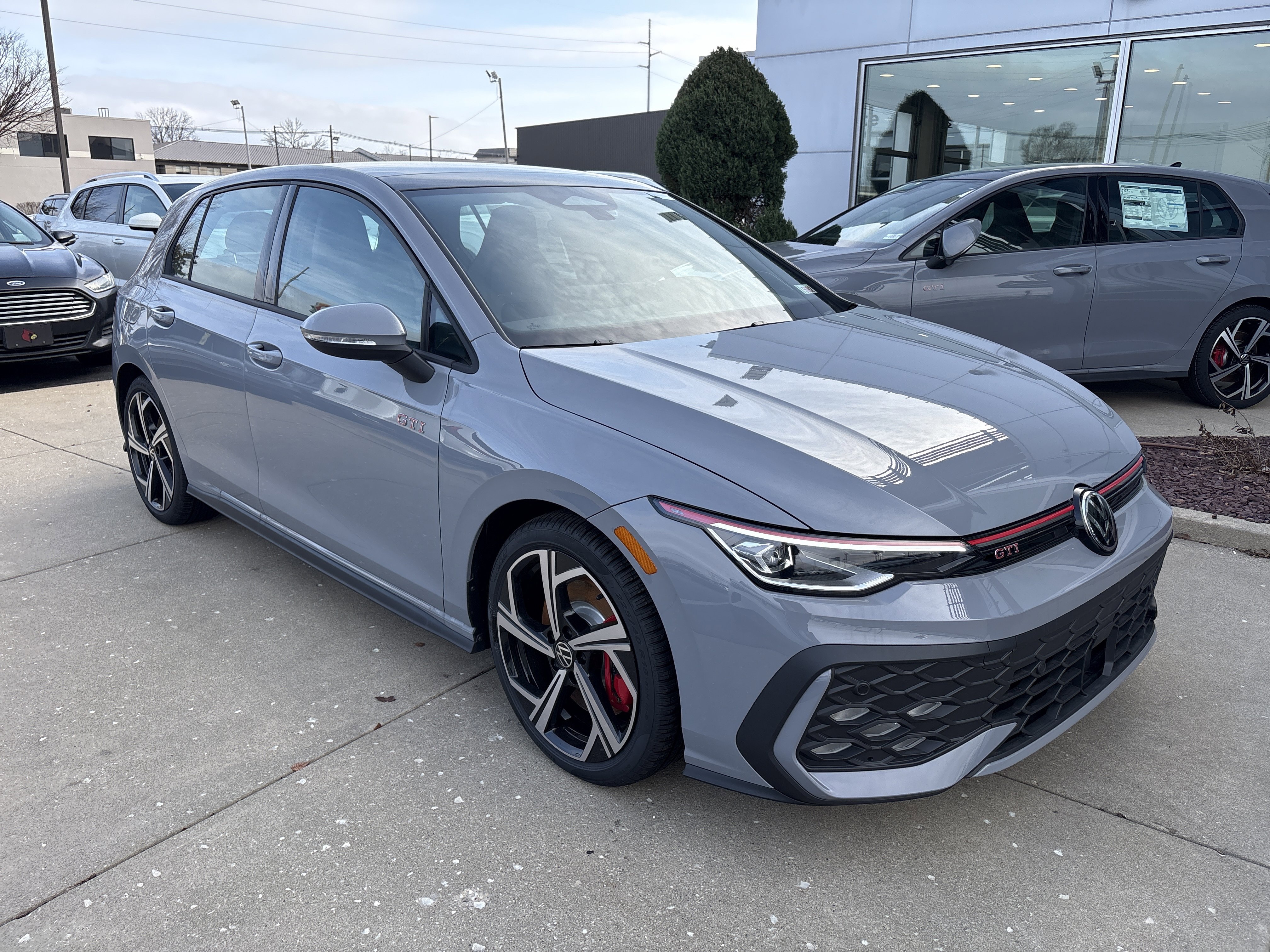 New 2026 Volkswagen GTI SE FWD image 2