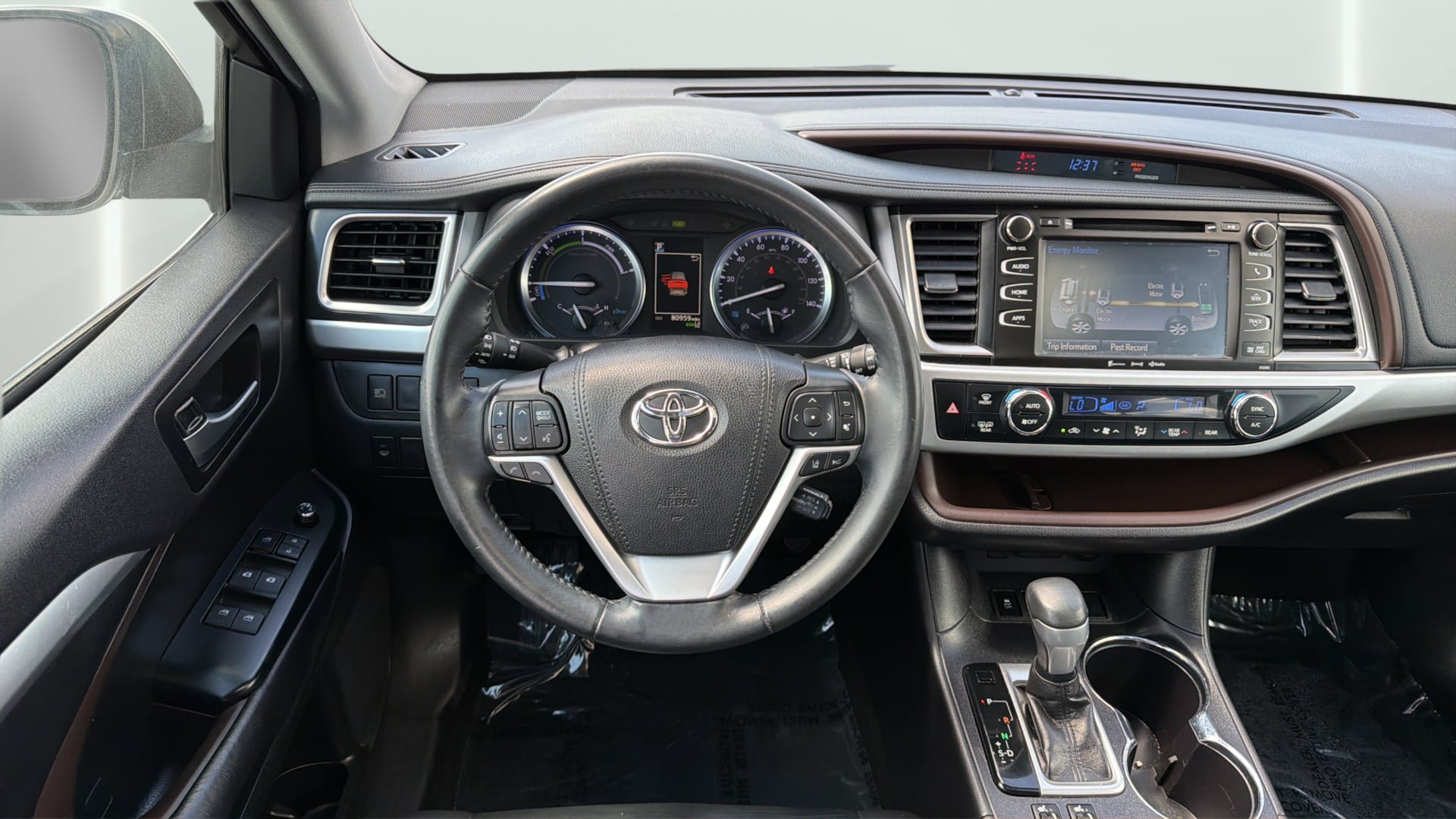 Used 2019 Toyota Highlander XLE AWD/4WD image 16