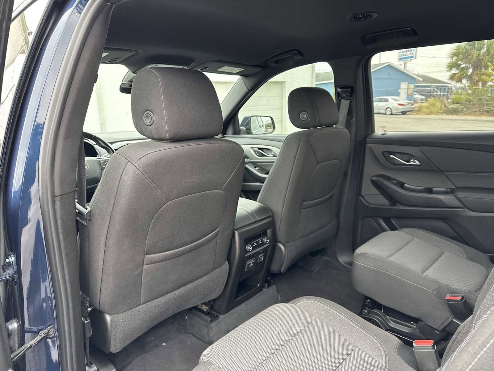 Used 2022 Chevrolet Traverse LT w/ LPO, Cargo Package image 18