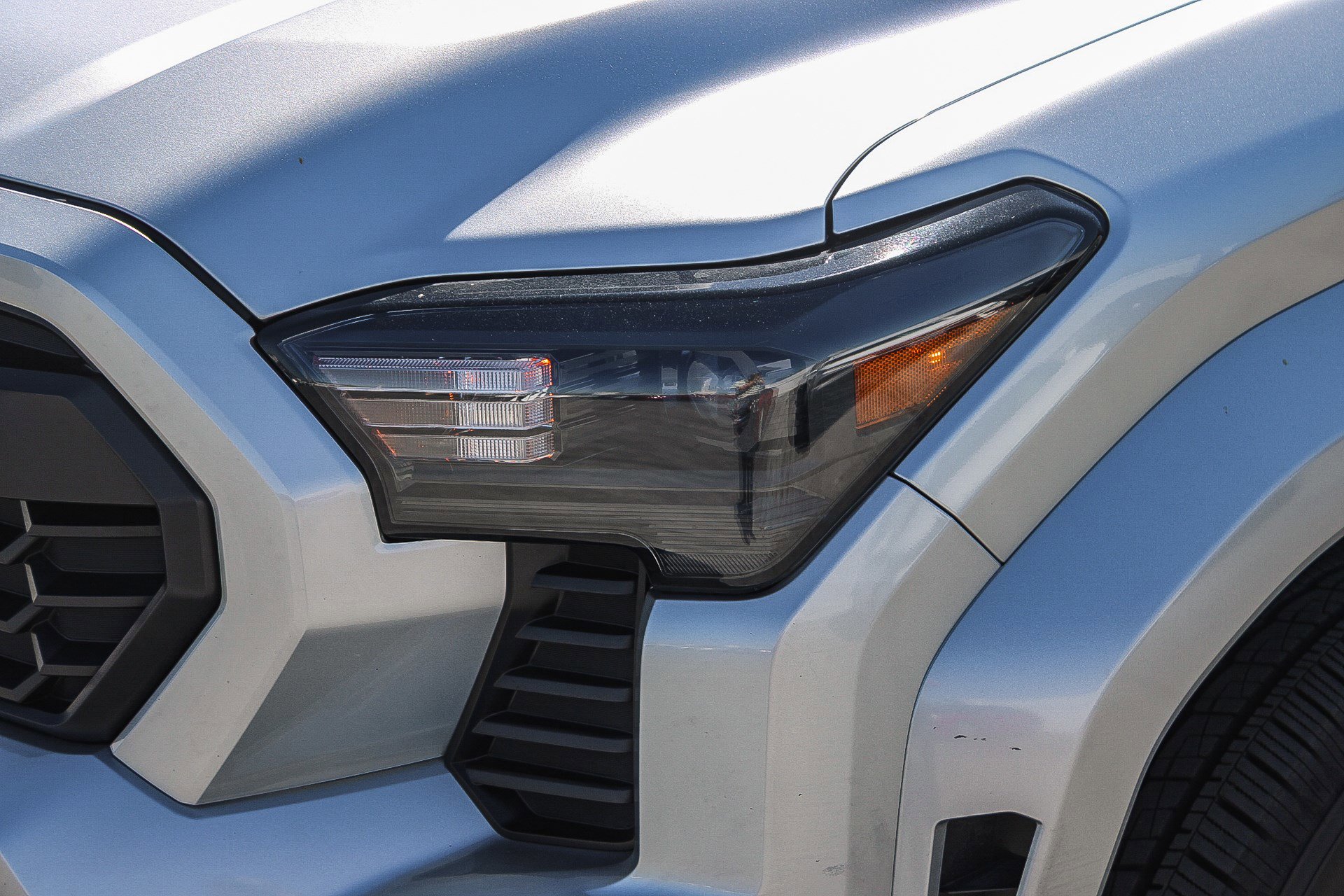 Used 2024 Toyota Tacoma TRD Sport w/ TRD Sport Upgrade Package image 5