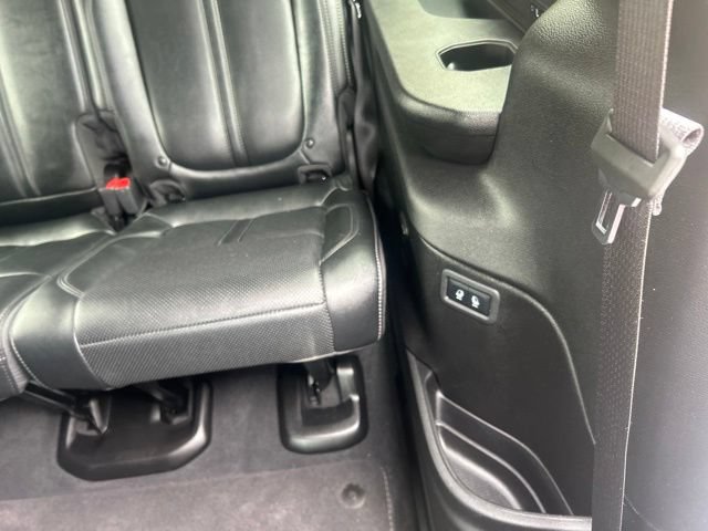 Used 2025 Jeep Wagoneer L Series II w/ 8-pass Seating Package AWD/4WD image 42