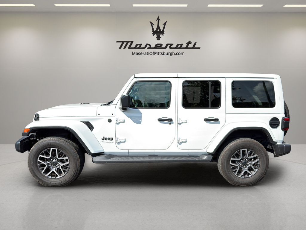 Used 2026 Jeep Wrangler Unlimited Sahara AWD/4WD image 8