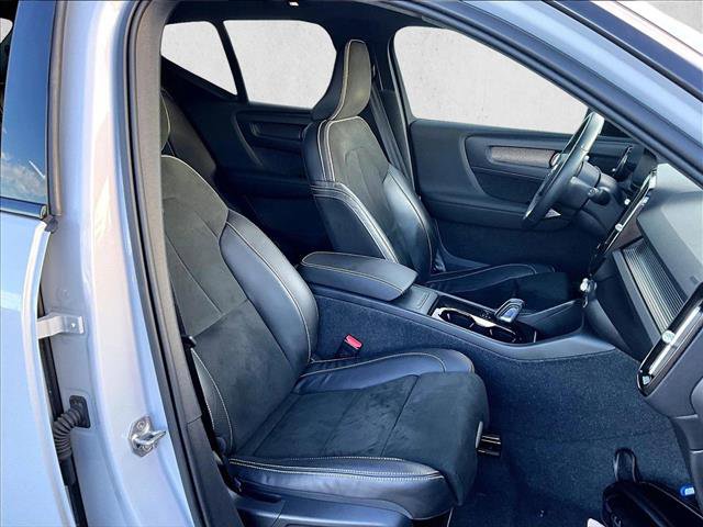 Used 2022 Volvo XC40 P8 Recharge Plus image 9