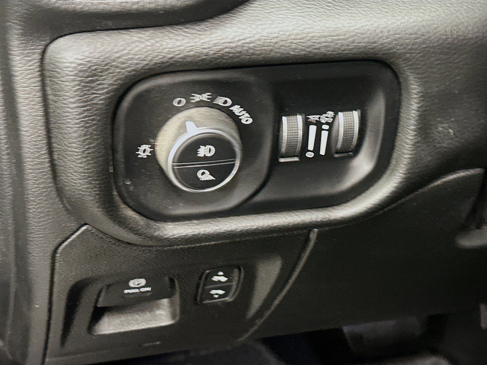 Used 2022 RAM 1500 Laramie w/ Sport Appearance Package image 17