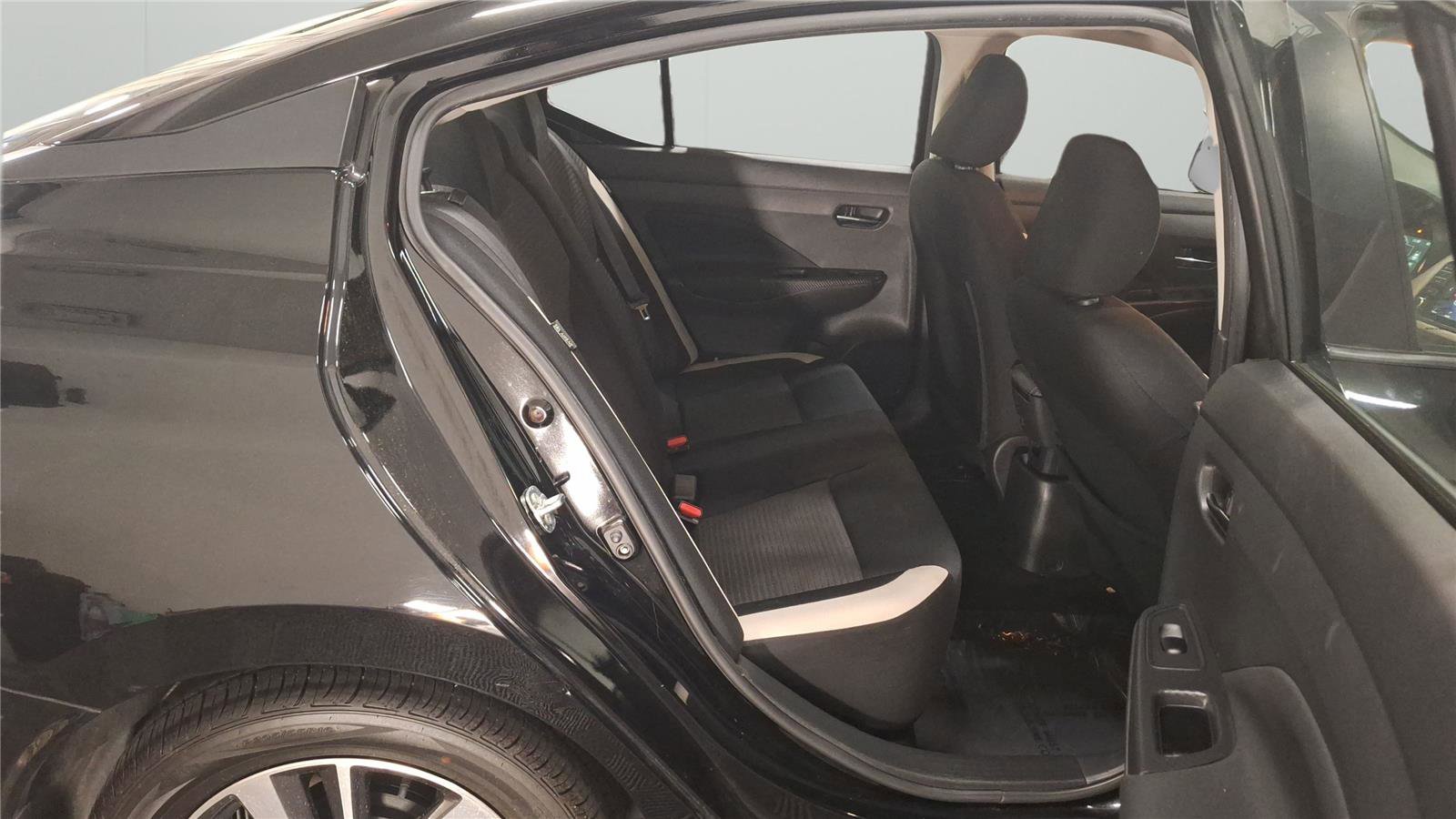 Used 2022 Nissan Versa SV w/ Trunk Package image 13