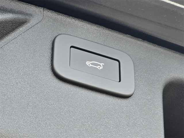 New 2025 Land Rover Discovery Sport S image 15